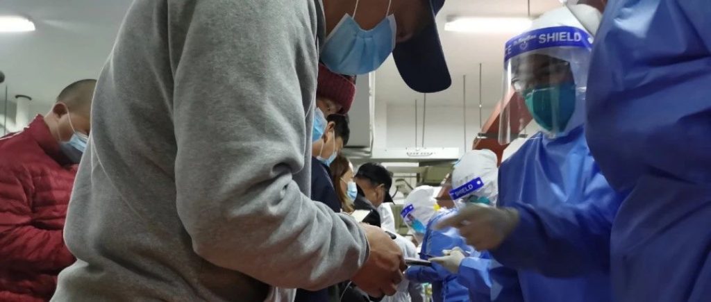 浦东机场核酸检测“沦陷”？造谣一张嘴，辟谣跑断腿！